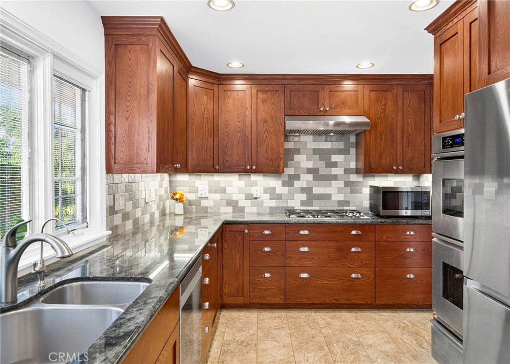 5291 Kenilworth, Huntington Beach CA 92649 - photo 13