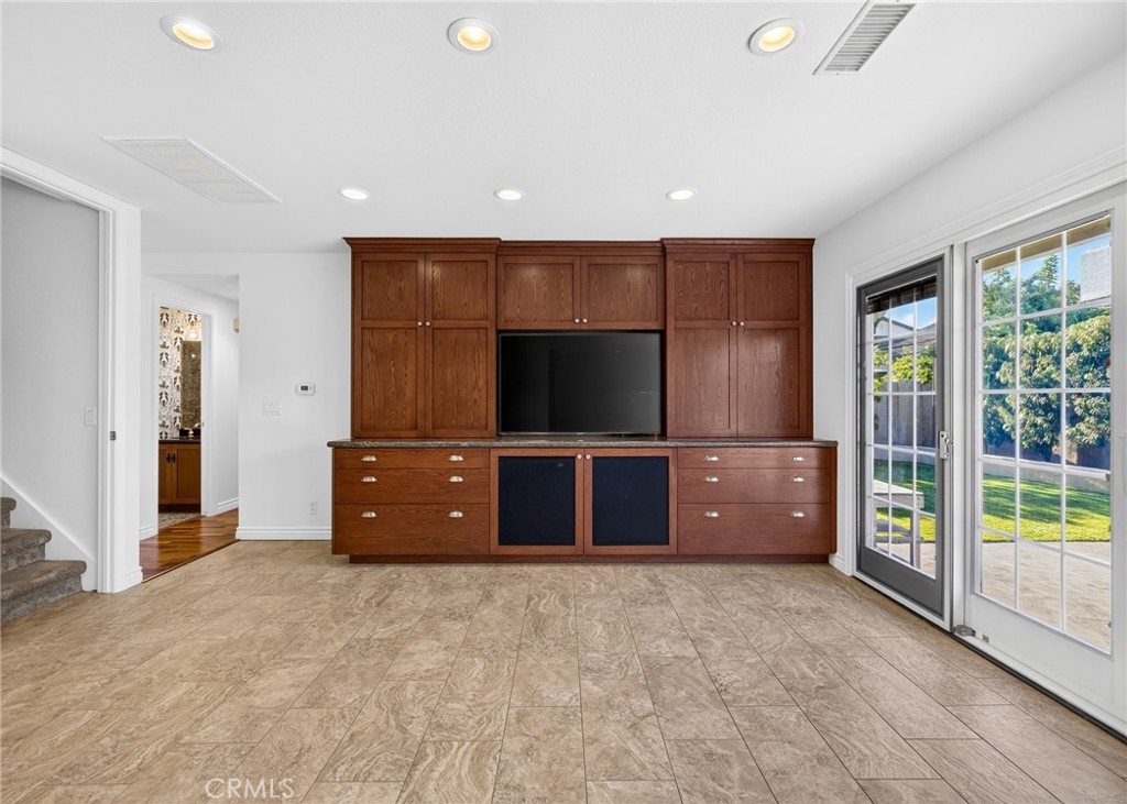 5291 Kenilworth, Huntington Beach CA 92649 - photo 17
