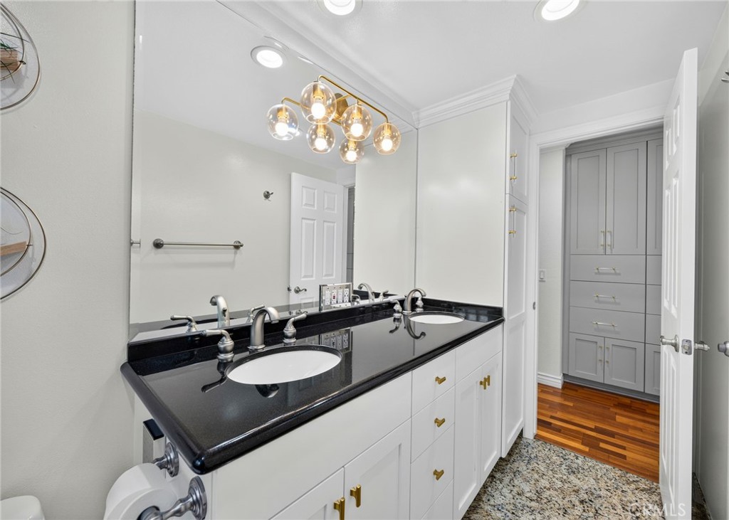 Primary Bathroom - 5291 Kenilworth, Huntington Beach CA 92649 - photo 25