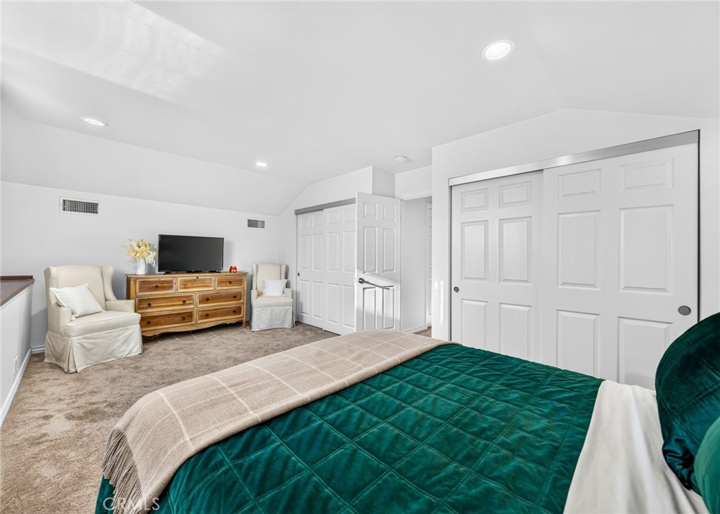 Upstairs Bedroom #5 - 5291 Kenilworth, Huntington Beach CA 92649 - photo 39