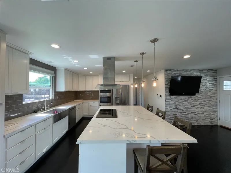 5352 Edinger, Huntington Beach, CA 92649