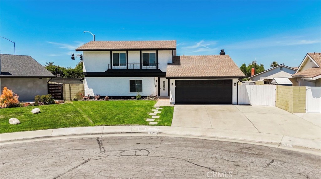 Front of home - 5511 Kern Dr, Huntington Beach CA 92649 - photo 1