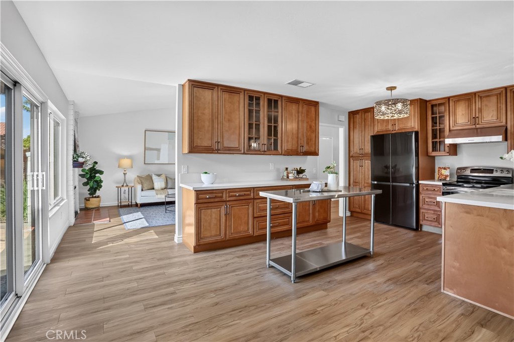 5572 Ludlow Circle, Huntington Beach CA 92649 - photo 11