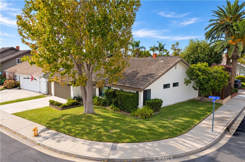 5572 Ludlow Circle, Huntington Beach CA 92649 - photo 28