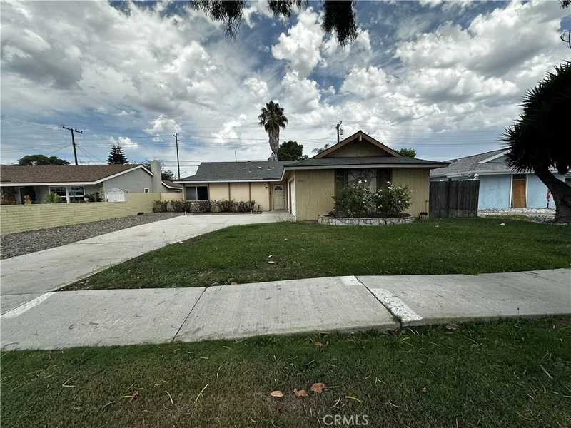5751 Castle Drive, Huntington Beach, CA 92649