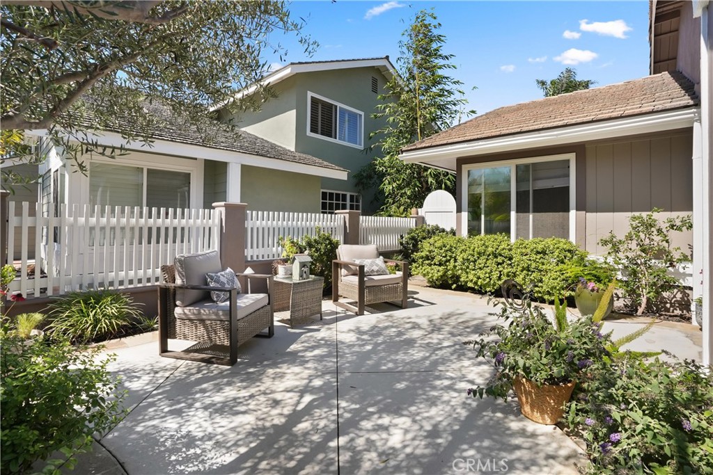 5771 Grimsby Drive, Huntington Beach CA 92649 - photo 3