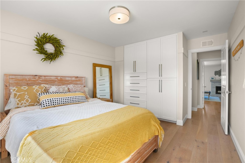 Custom Wardrobes - 5771 Grimsby Drive, Huntington Beach CA 92649 - photo 44