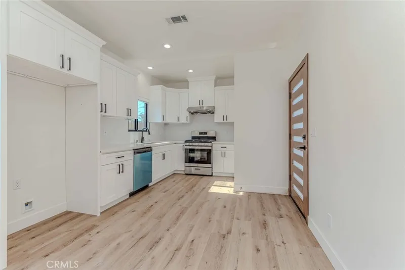 5825 View Circle, Huntington Beach, CA 92649