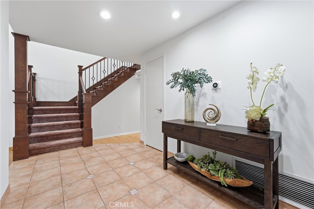 5872 Meadowbrook Drive, Huntington Beach CA 92649 - photo 4