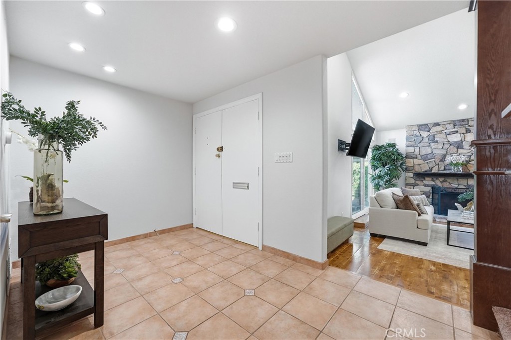5872 Meadowbrook Drive, Huntington Beach CA 92649 - photo 5