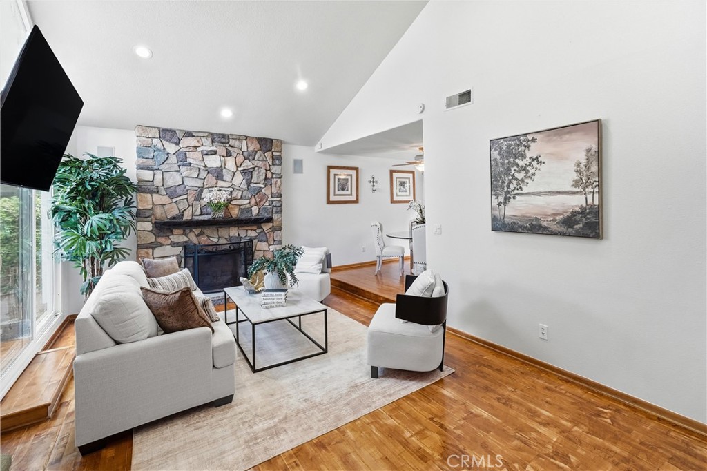 5872 Meadowbrook Drive, Huntington Beach CA 92649 - photo 7
