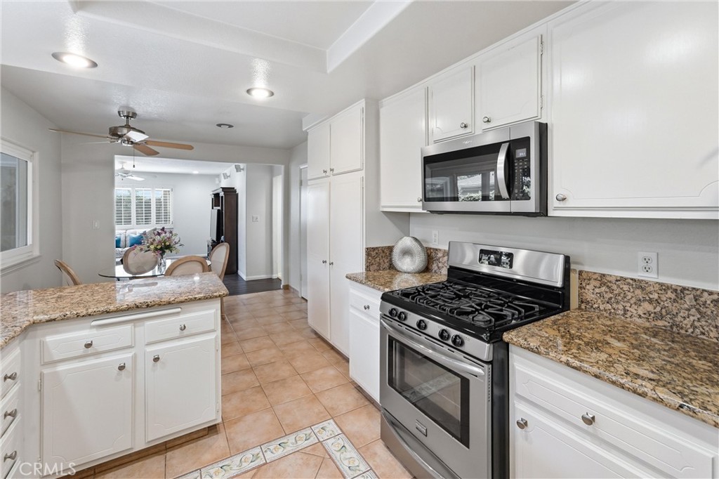 5872 Meadowbrook Drive, Huntington Beach CA 92649 - photo 20