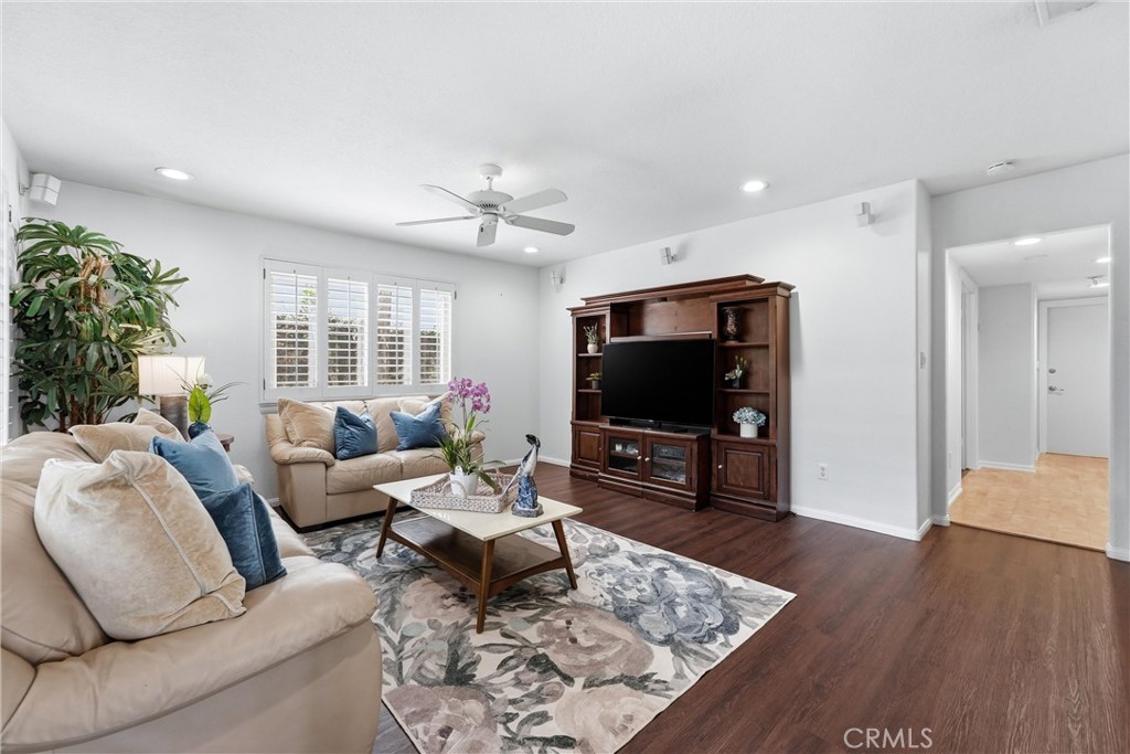 5872 Meadowbrook Drive, Huntington Beach CA 92649 - photo 25