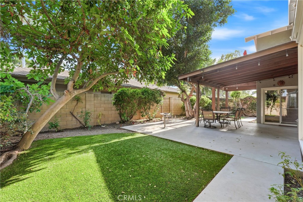 5872 Meadowbrook Drive, Huntington Beach CA 92649 - photo 34