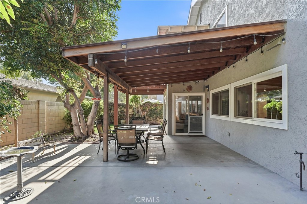 5872 Meadowbrook Drive, Huntington Beach CA 92649 - photo 35