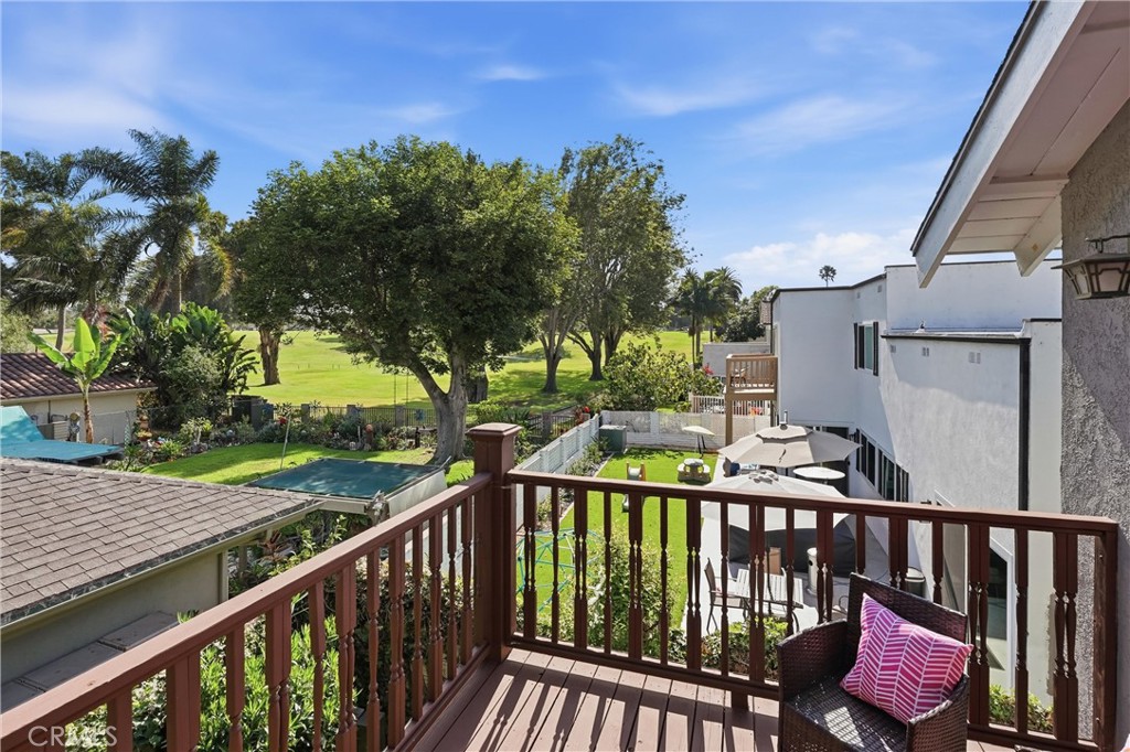5872 Meadowbrook Drive, Huntington Beach CA 92649 - photo 44