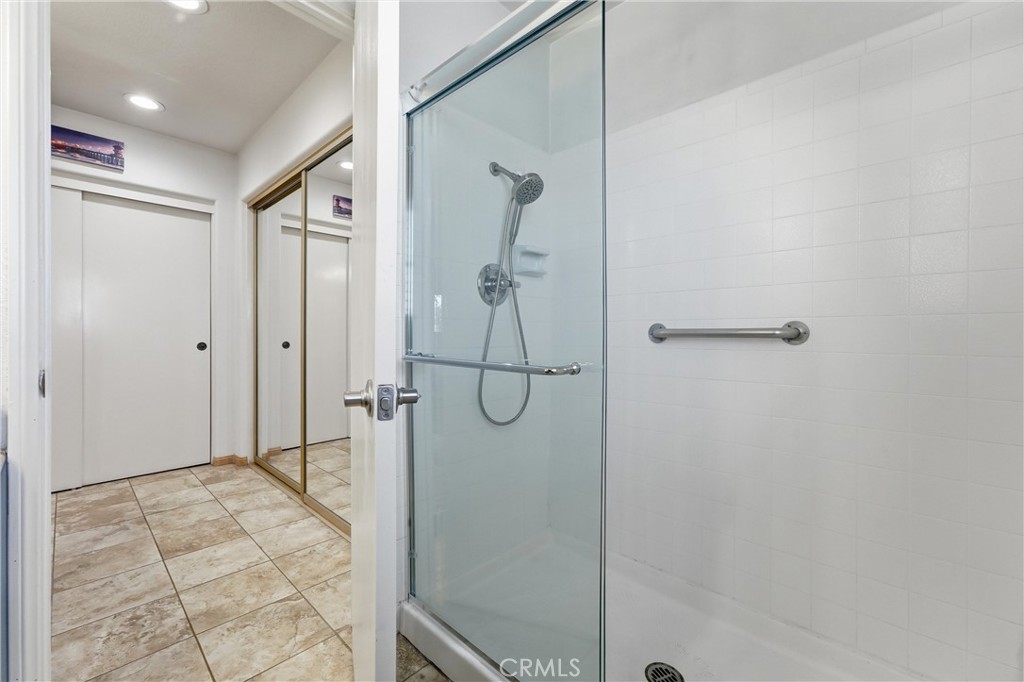 5872 Meadowbrook Drive, Huntington Beach CA 92649 - photo 48