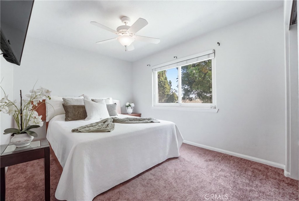 5872 Meadowbrook Drive, Huntington Beach CA 92649 - photo 49