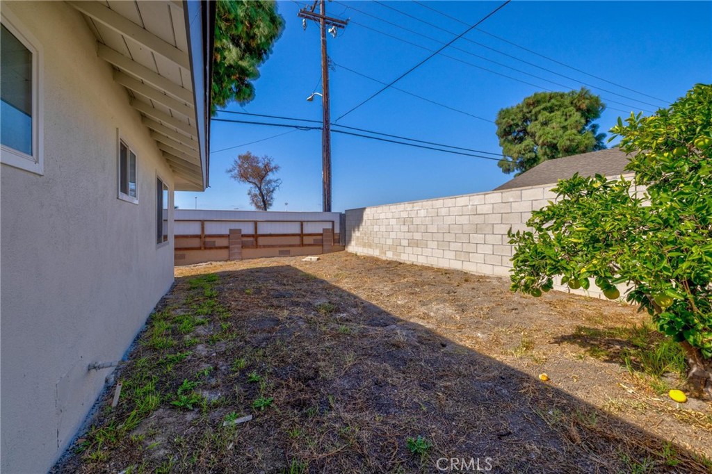 6001 Welde, Huntington Beach CA 92647 - photo 31