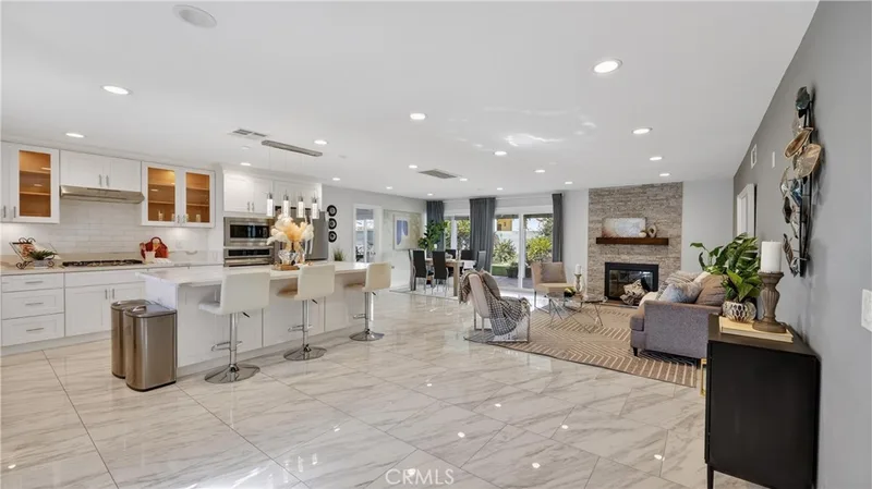 6051 Summerdale, Huntington Beach, CA 92647
