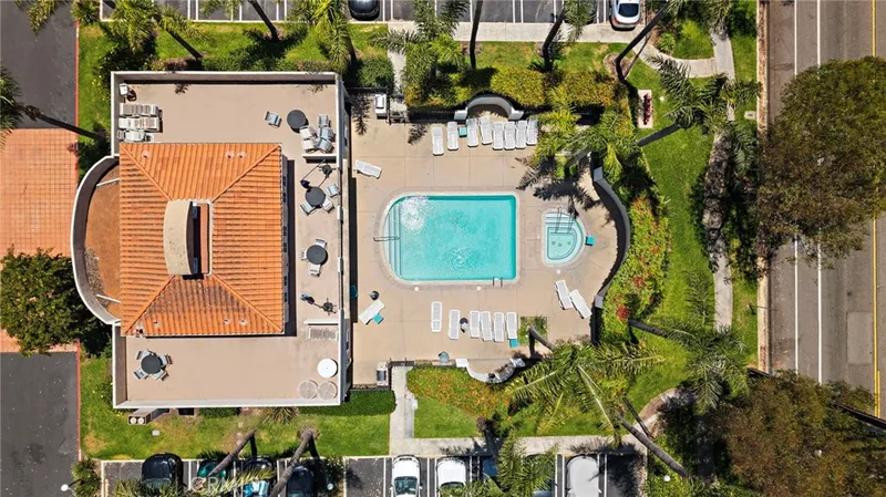 606 Lake Street 23, Huntington Beach