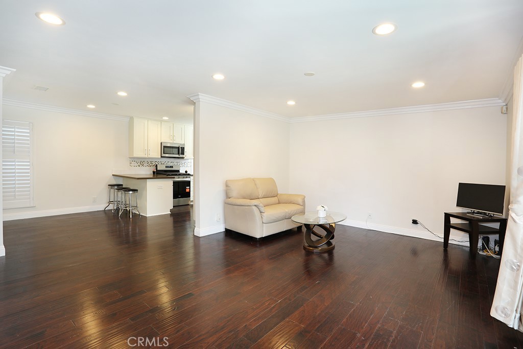 6062 Dr Glenwood, Huntington Beach CA 92647 - photo 8