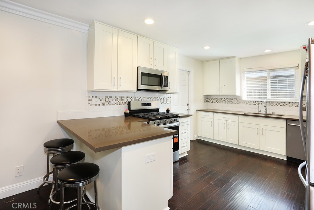 6062 Dr Glenwood, Huntington Beach CA 92647 - photo 11