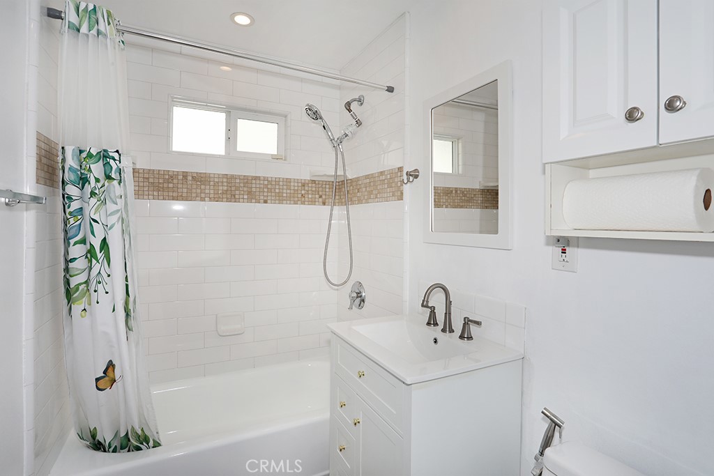 6062 Dr Glenwood, Huntington Beach CA 92647 - photo 16