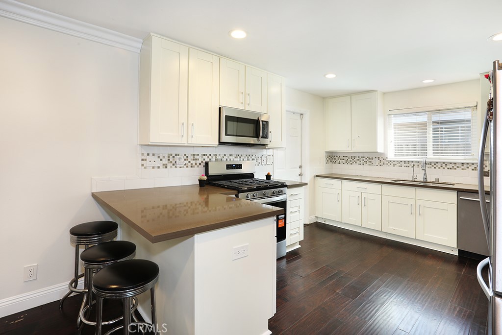 6062 Dr Glenwood, Huntington Beach CA 92647 - photo 19