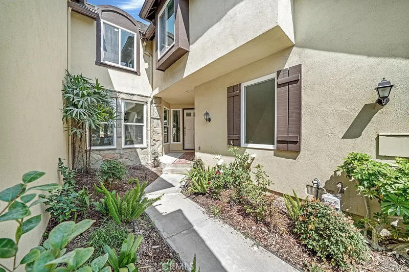 6082 Eaglecrest Drive, Huntington Beach, CA 92648