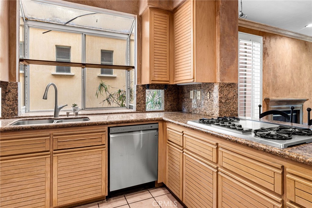 609 21st, Huntington Beach CA 92648 - photo 14
