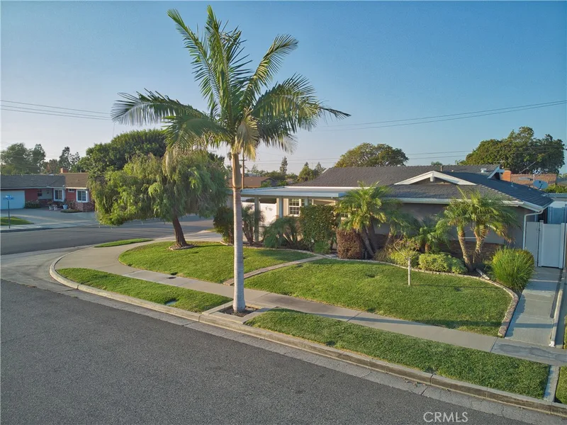 6091 DUNDEE Drive, Huntington Beach, CA 92647