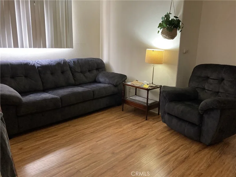 610 Olive Avenue, Huntington Beach, CA 92648