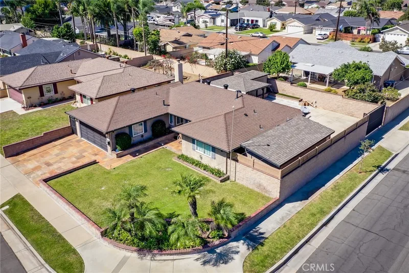 6101 Jade Circle, Huntington Beach, CA 92647