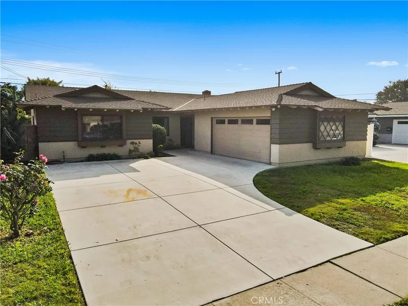 6112 Tyndall, Huntington Beach, CA 92647