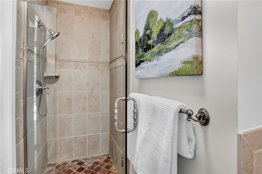 6121 Arrowhead Drive, Huntington Beach CA 92647 - photo 17