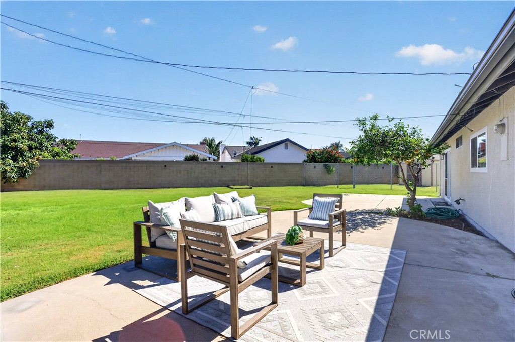 6121 Arrowhead Drive, Huntington Beach CA 92647 - photo 29