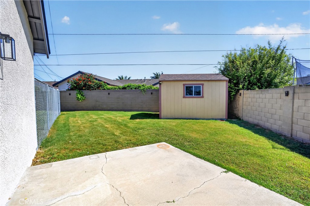 6121 Arrowhead Drive, Huntington Beach CA 92647 - photo 33