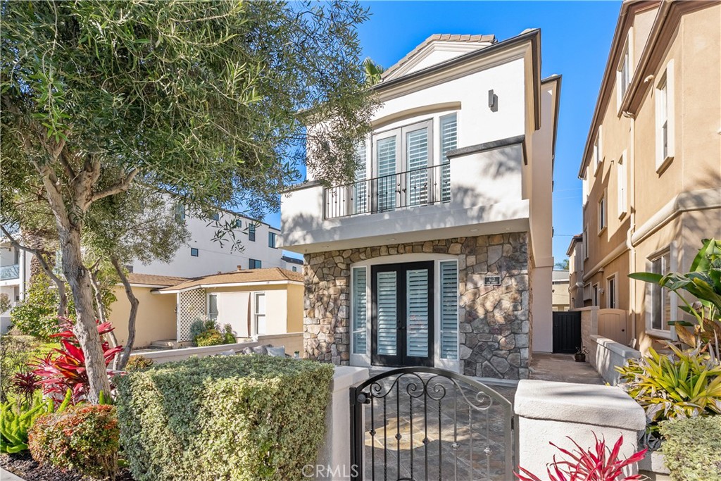 613 12th, Huntington Beach CA 92648 - photo 1
