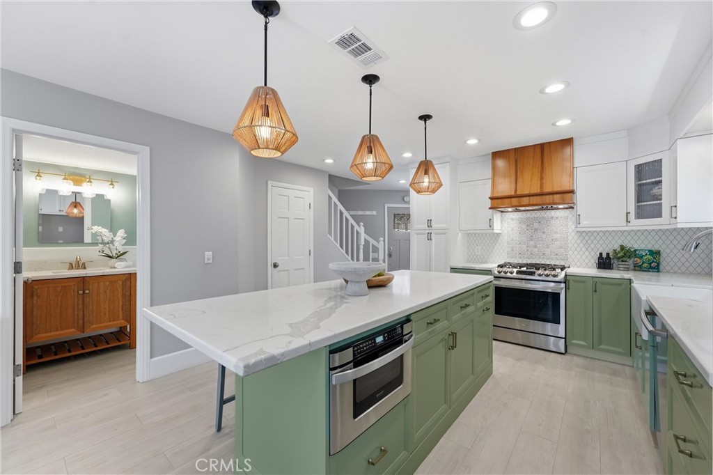 Kitchen new island with quartz counter - 613 9th, Huntington Beach CA 92648 - photo 9