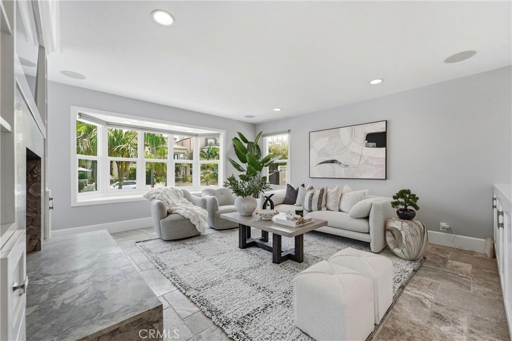 Formal liiving room - 613 9th, Huntington Beach CA 92648 - photo 16