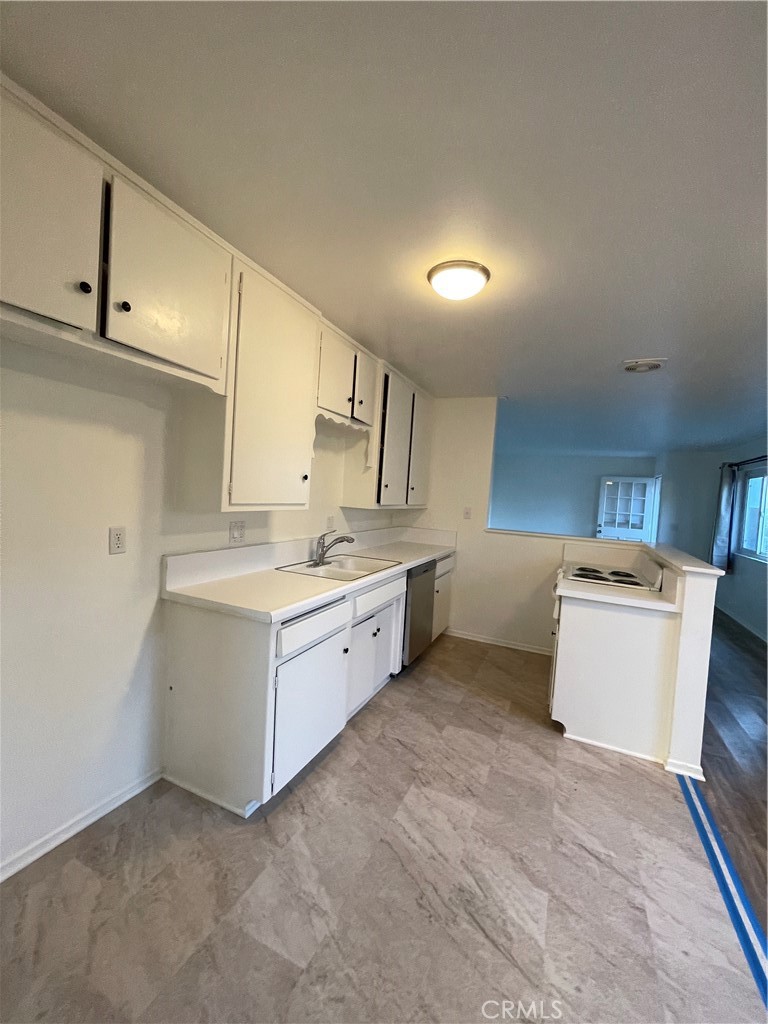 Kitchen - 614 15th Street, Huntington Beach CA 92648 - photo 8