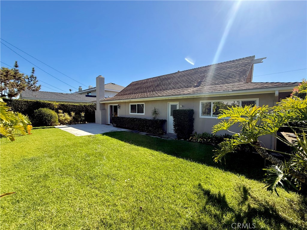 6141 Montecito Drive, Huntington Beach CA 92647 - photo 17