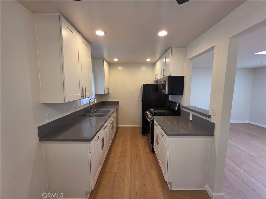 620 Geneva B, Huntington Beach CA 92648 - photo 3