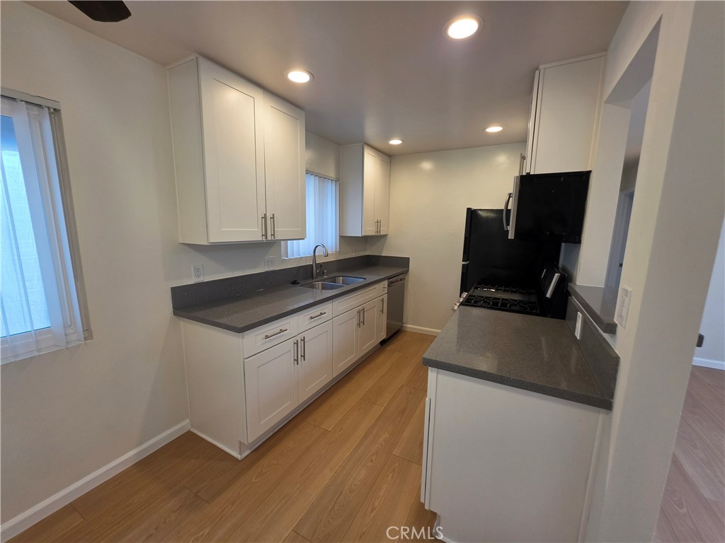 620 Geneva B, Huntington Beach CA 92648 - photo 4