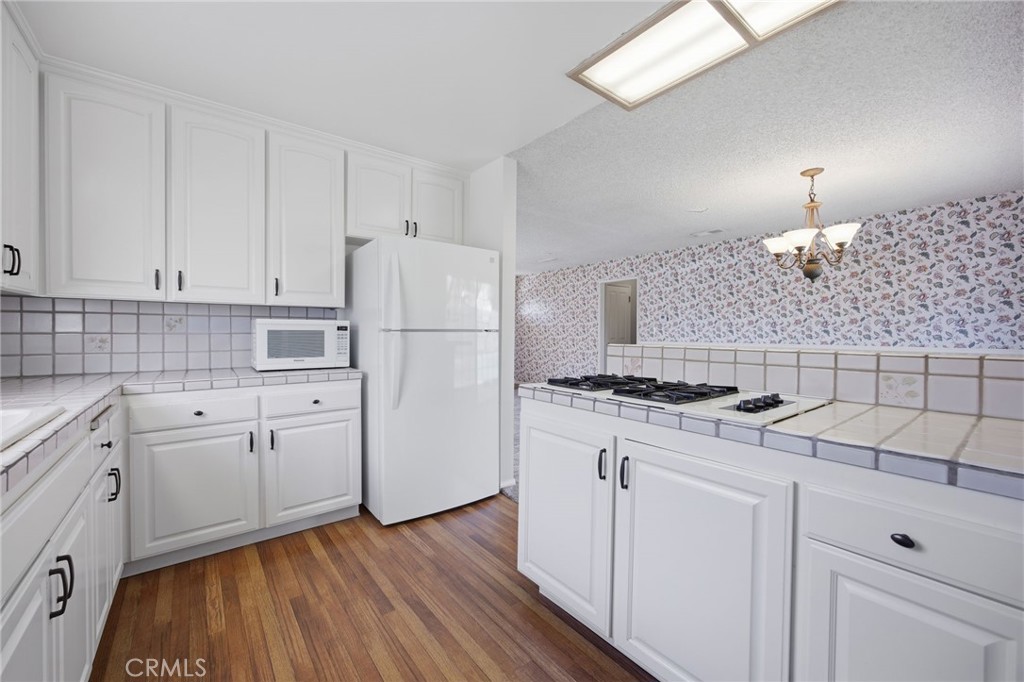 6211 Mar Vista Dr, Huntington Beach CA 92647 - photo 12