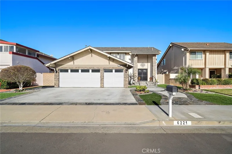 6221 Moonfield, Huntington Beach, CA 92648