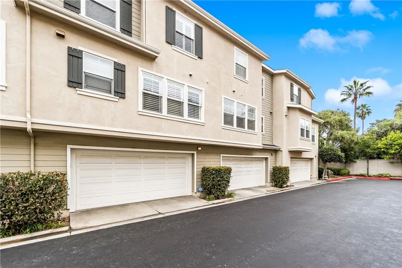 6227 Pacific Pointe, Huntington Beach