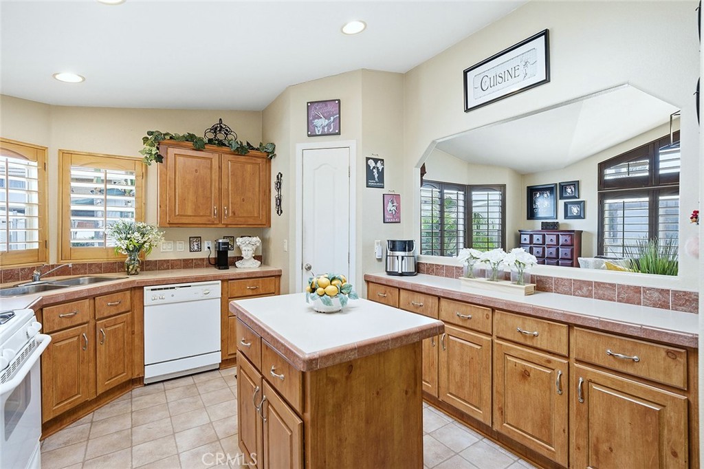 6301 Warner 53, Huntington Beach CA 92647 - photo 22