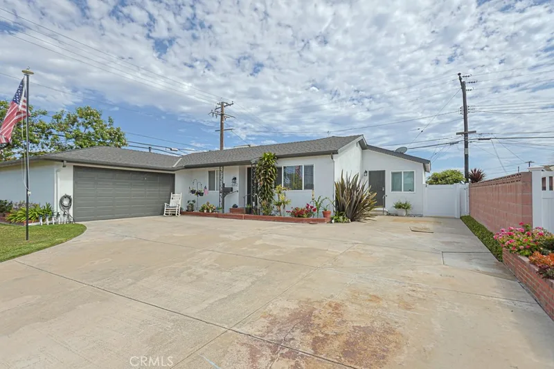 6472 Brown Circle, Huntington Beach, CA 92647